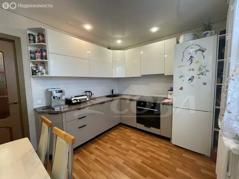 2-комнатная квартира: Тюмень, улица Николая Семёнова, 25к2 (63 м) - Фото 1