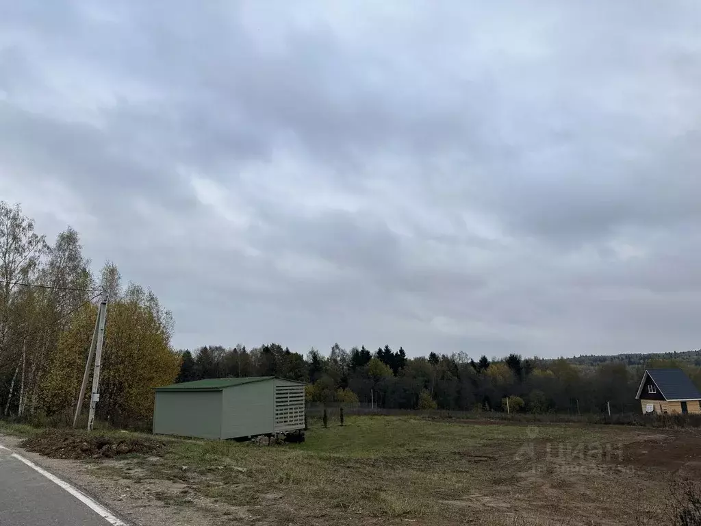 Участок в Московская область, Сергиево-Посадский городской округ, д. ... - Фото 1