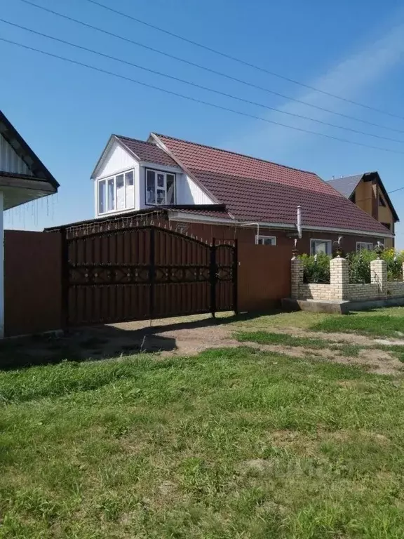 Дом в Омская область, Калачинский район, Воскресенское с/пос, с. ... - Фото 1