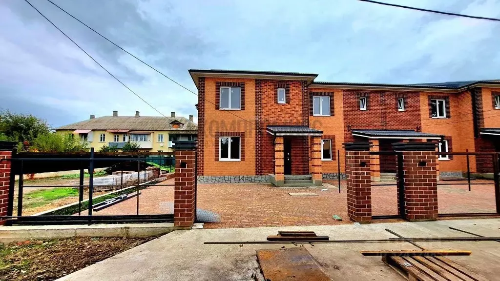 Таунхаус в Краснодарский край, Северский район, Афипское городское ... - Фото 1