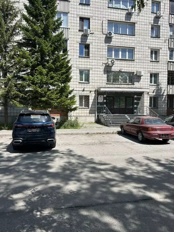 Офис в Новосибирская область, Новосибирск Театральная ул., 42 (884 м) - Фото 2