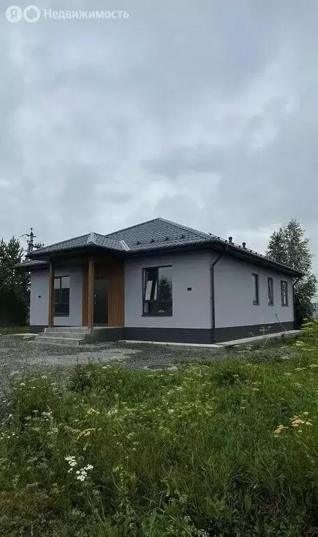 Дом в Свердловская область, Полевской муниципальный округ, село ... - Фото 1