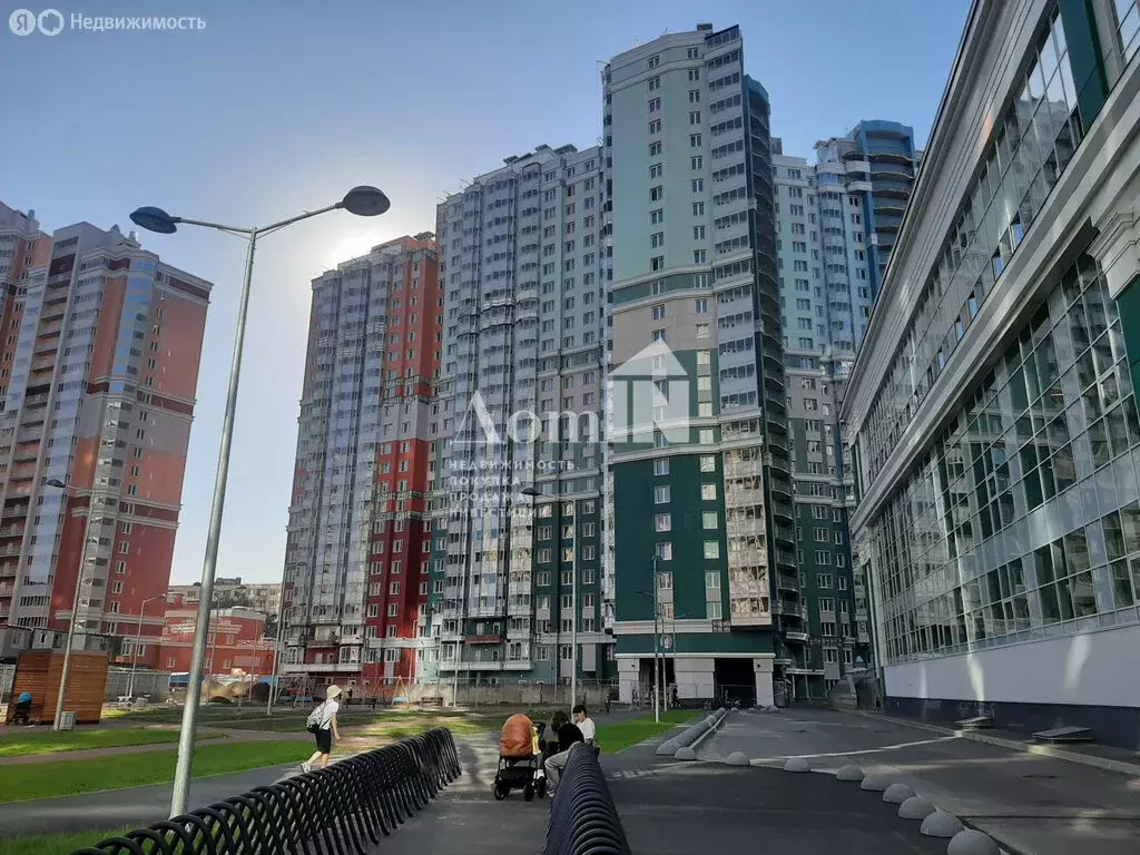 3-комнатная квартира: Санкт-Петербург, улица Кустодиева, 7к1 (84 м) - Фото 0