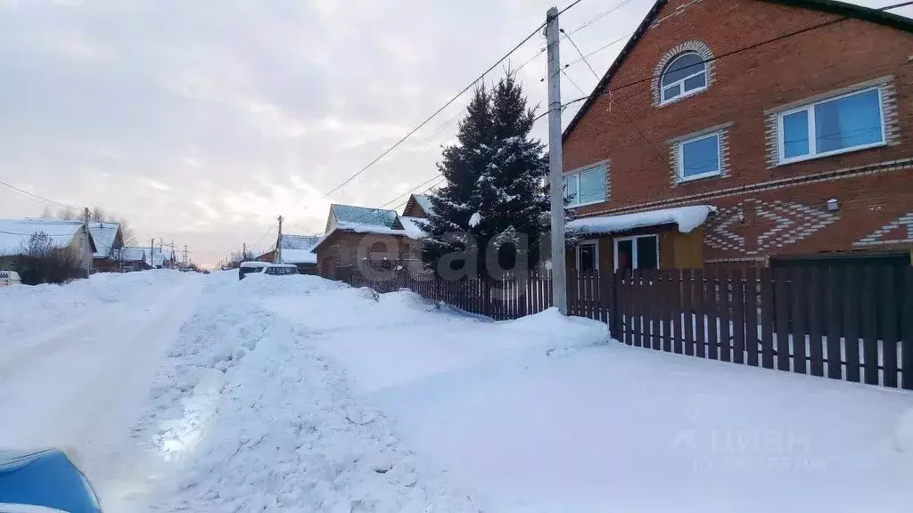 Дом в Кемеровская область, Березовский Барзасская ул., 26 (200 м) - Фото 1