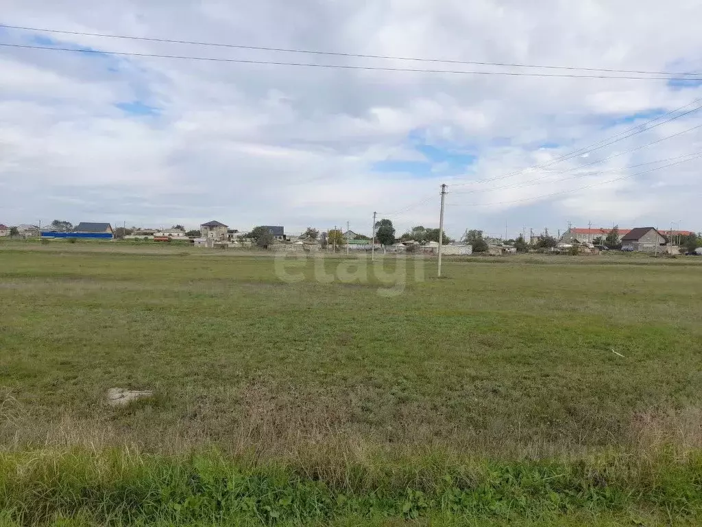 Участок в Крым, Ленинский район, с. Ильичево ул. Подгорная (15.0 сот.) - Фото 1