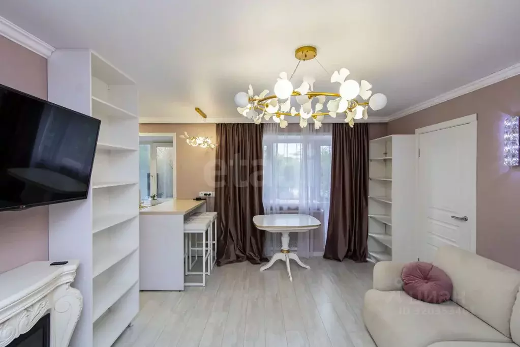 2-к кв. Тюменская область, Тюмень ул. Мельникайте, 109 (45.3 м) - Фото 1