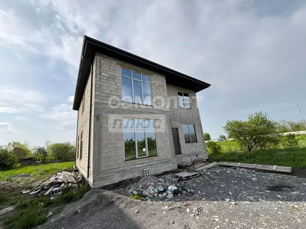 Дом в Северная Осетия, Владикавказ Хурзарин СНТ, ул. Кадетская (192 м) - Фото 0