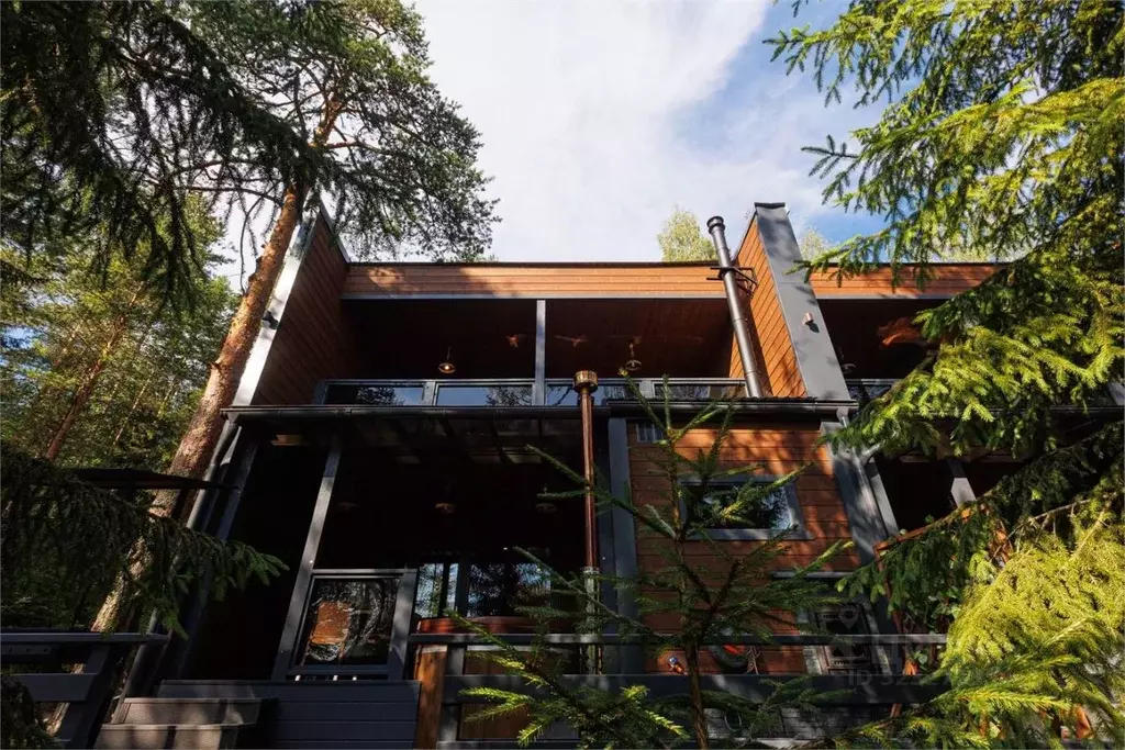 Дом в Ленинградская область, Сертолово Всеволожский район, ш. ... - Фото 1