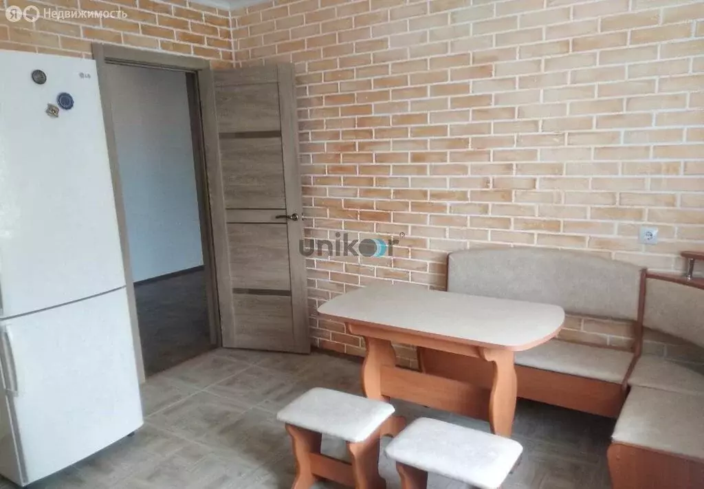 3-комнатная квартира: Уфа, улица Натальи Ковшовой, 10 (91.4 м) - Фото 0