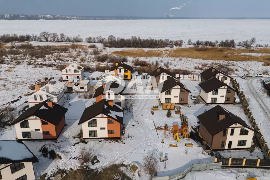 Дом в Челябинская область, Челябинск ул. Белова, 2А (150 м) - Фото 1