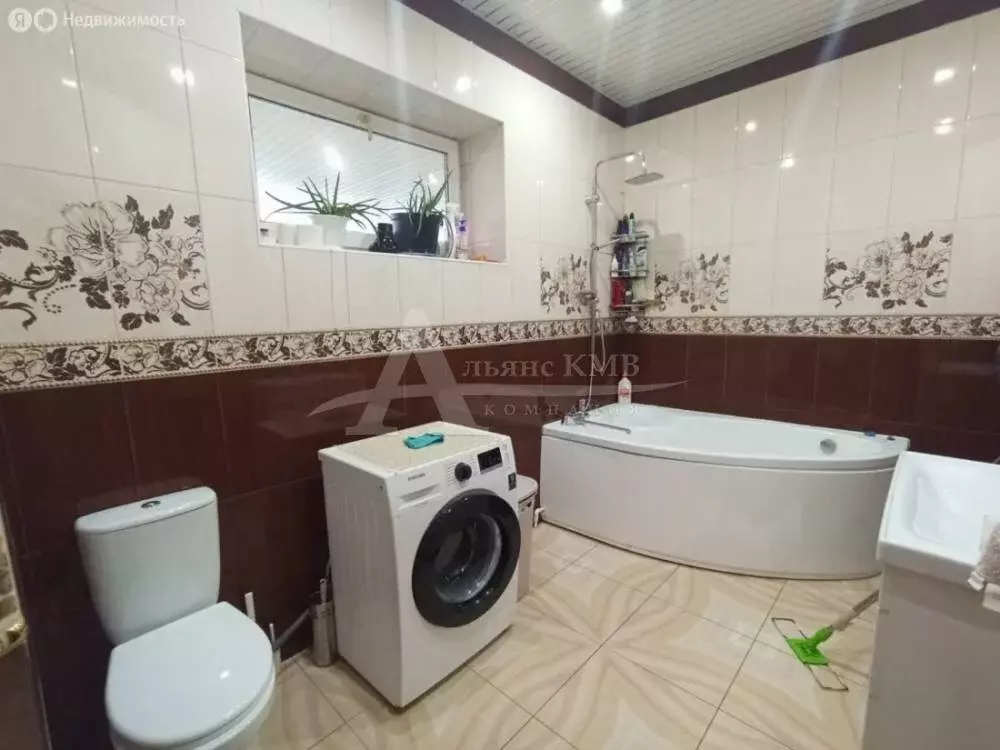 Дом в станица Подгорная, улица Ленина (240 м) - Фото 0