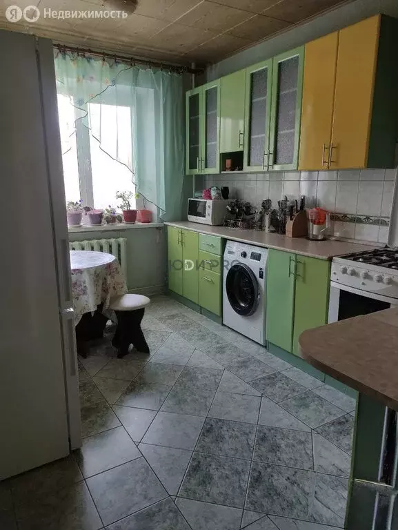 3-комнатная квартира: Саратов, улица имени И.П. Бардина, 6 (66.7 м) - Фото 1