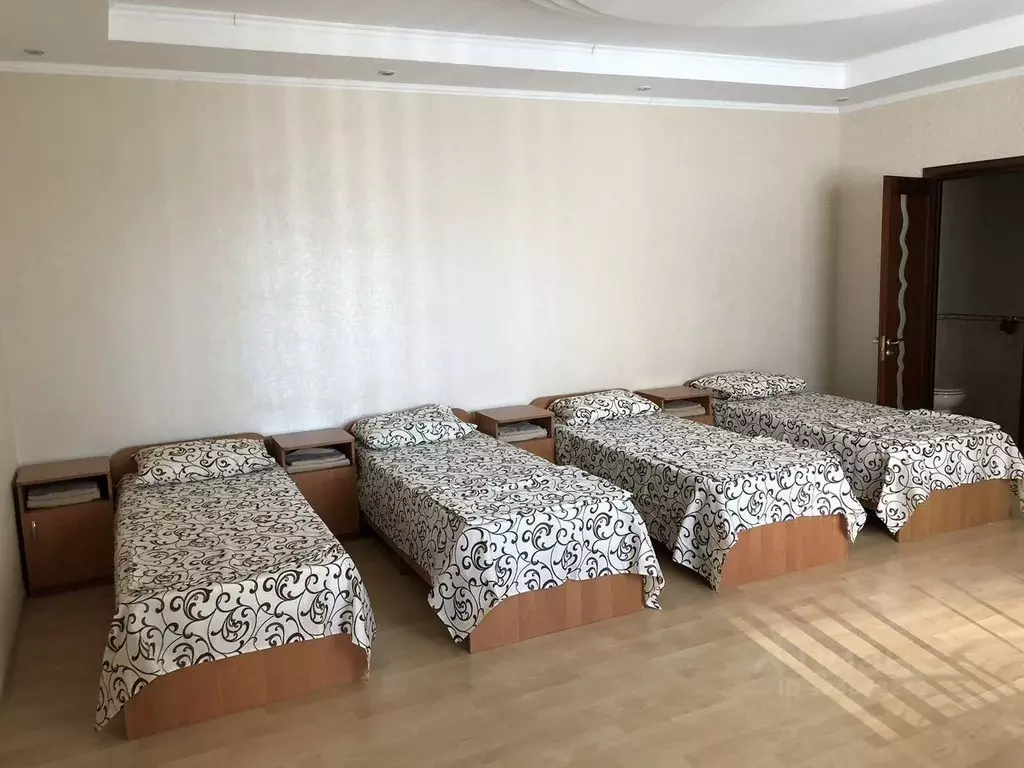 Дом в Крым, Симферополь городской округ, Комсомольское пгт  (100 м) - Фото 2