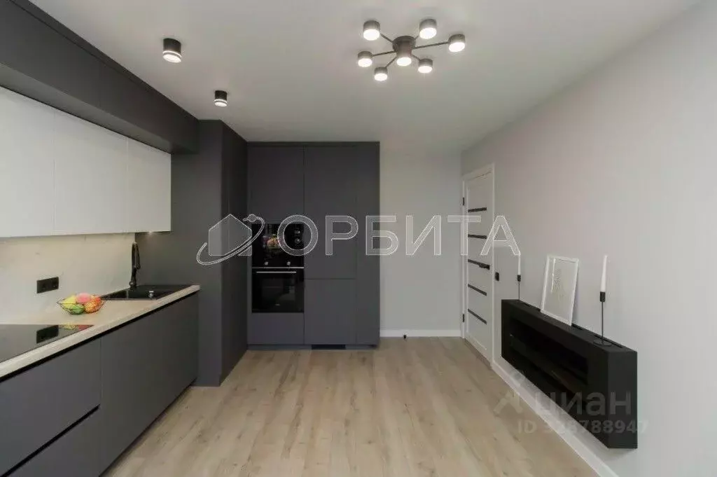 3-к кв. Тюменская область, Тюмень ул. Константина Посьета, 7 (87.0 м) - Фото 1