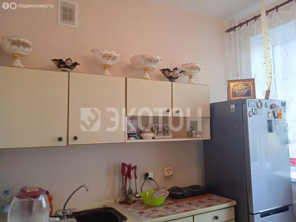 2-комнатная квартира: Коммунар, Школьная улица, 15 (57.2 м) - Фото 0