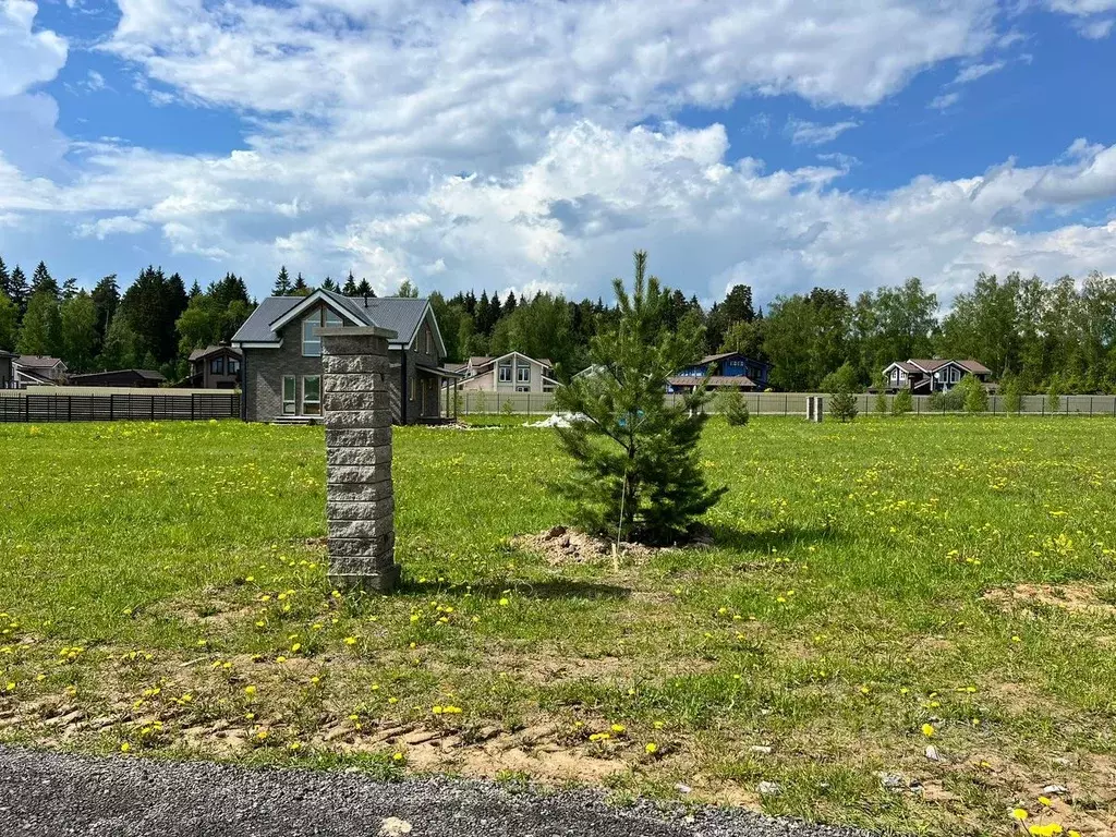 Участок в Московская область, Истра городской округ, Снегири дп ул. ... - Фото 1