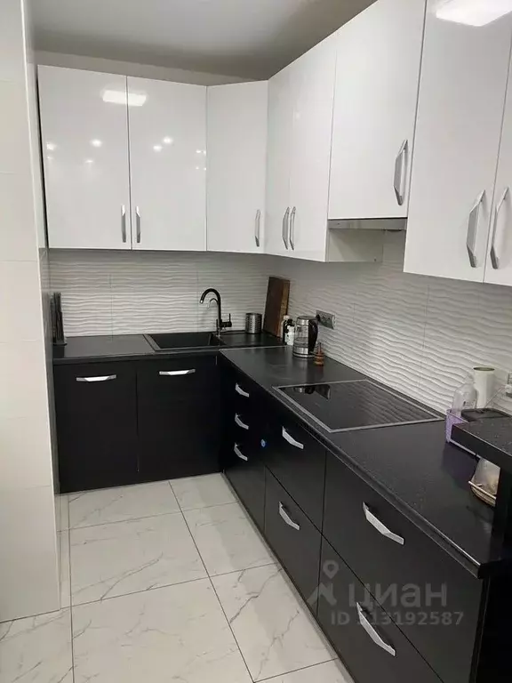 2-к кв. Самарская область, Самара Арцыбушевская ул., 204 (70.0 м) - Фото 1