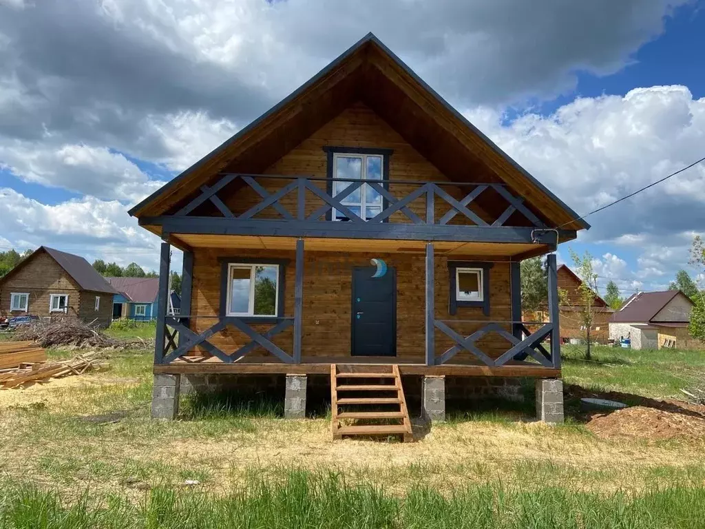 Дом в Башкортостан, Иглинский сельсовет, с. Иглино ул. Ленина (100 м) - Фото 0