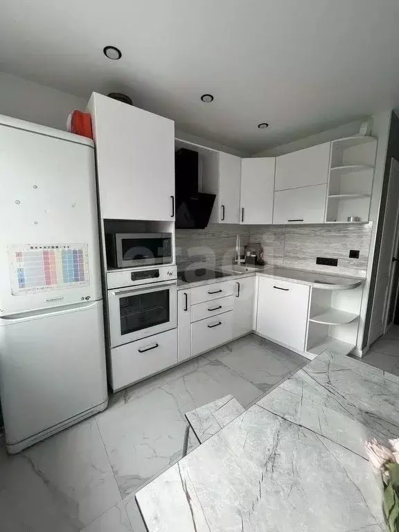 3-к кв. Тюменская область, Тюмень Ялуторовская ул., 12 (67.3 м) - Фото 1