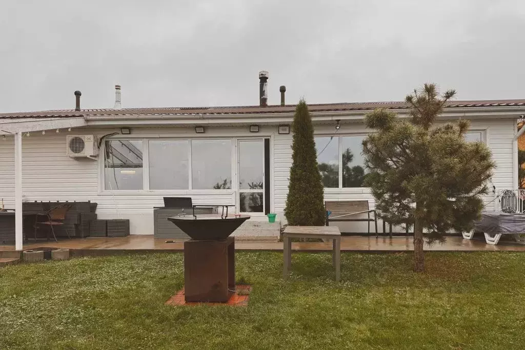 Дом в Ленинградская область, Волховский район, Свирицкое с/пос, д. ... - Фото 1