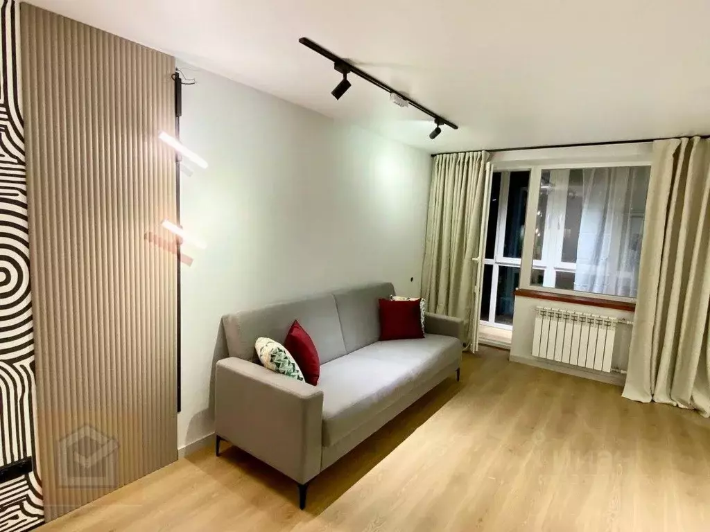 2-к кв. Крым, Симферополь ул. Тренева, 8 (60.0 м) - Фото 1