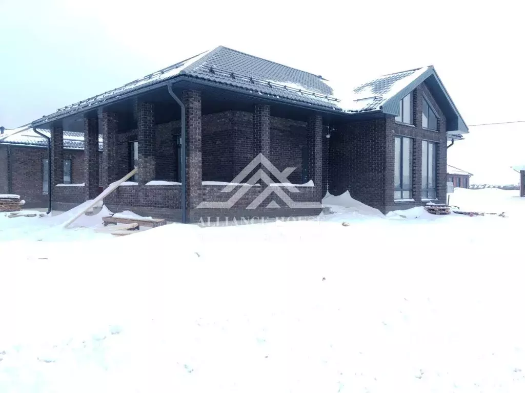Дом в Татарстан, Лаишевский район, Большекабанское с/пос, с. Большие ... - Фото 1