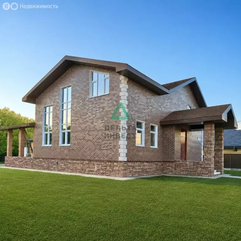 Дом в село Акбердино, улица Дружбы, 16 (309.6 м) - Фото 1