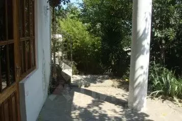 1-к кв. Крым, Ялта ул. Средне-Слободская, 34 (50.0 м) - Фото 0