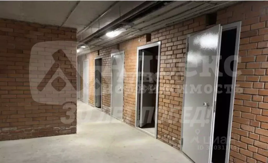 Склад в Тюменская область, Тюмень ул. Фармана Салманова, 22 (5 м) - Фото 1