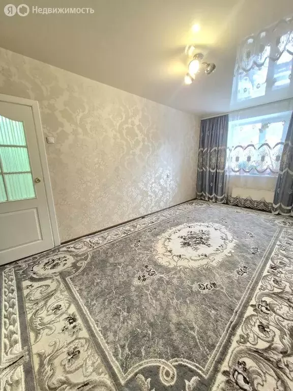 4-комнатная квартира: Пермь, улица Овчинникова, 11 (81 м) - Фото 1