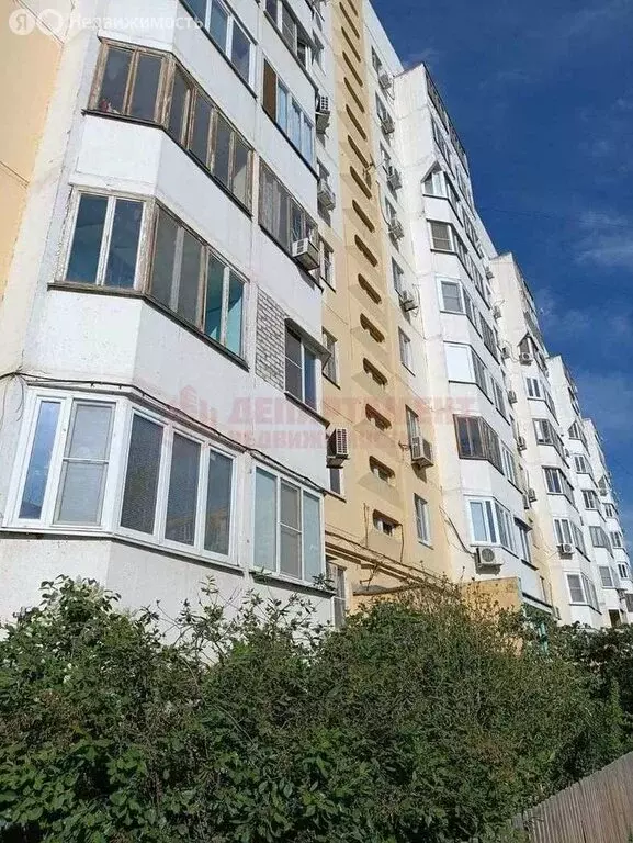 3-комнатная квартира: Астрахань, улица Безжонова, 86к1 (72.7 м) - Фото 0