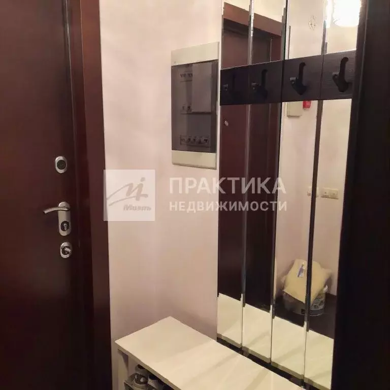 Продается 3-комнатная квартира - Фото 1