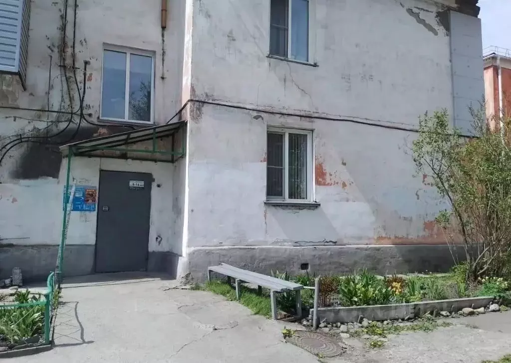 3-к кв. Алтайский край, Бийск Ленинградская ул., 70 (65.0 м) - Фото 0