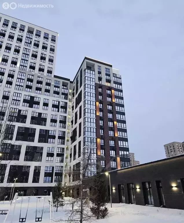 3-комнатная квартира: Тюмень, Арктическая улица, 12 (79.2 м) - Фото 1