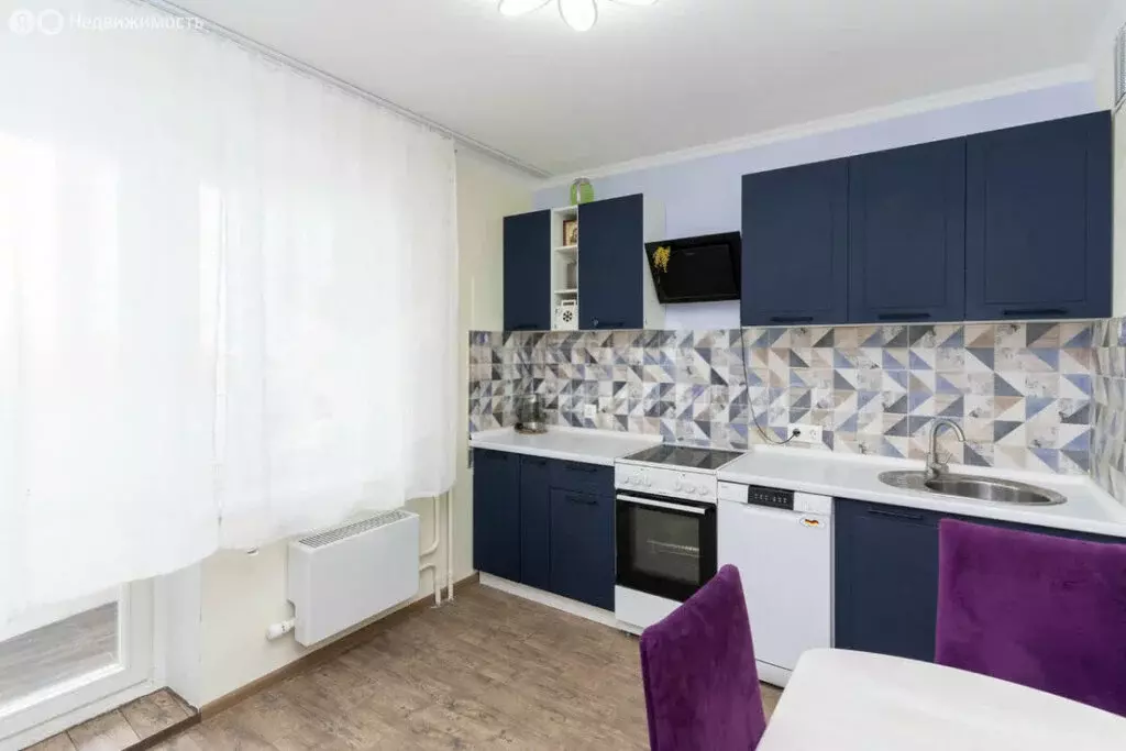 1-комнатная квартира: Тюмень, улица Монтажников, 34 (41 м) - Фото 0