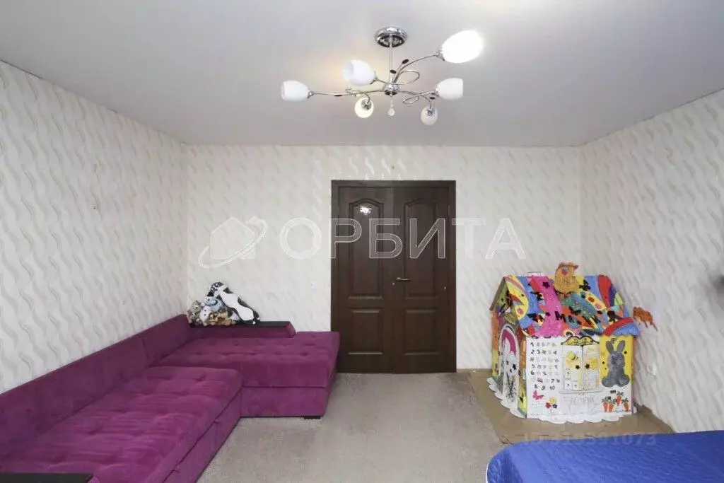 3-к кв. Тюменская область, Тюмень ул. Избышева, 6 (79.5 м) - Фото 1