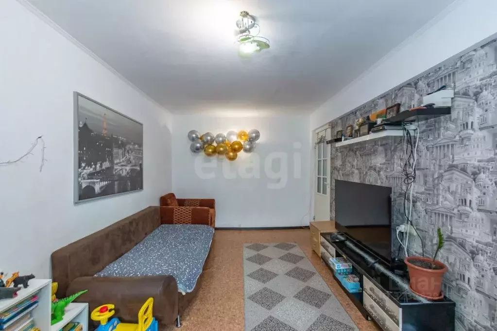 3-к кв. Омская область, Омск Заозерный мкр, ул. Бархатовой, 3В (63.3 ... - Фото 1