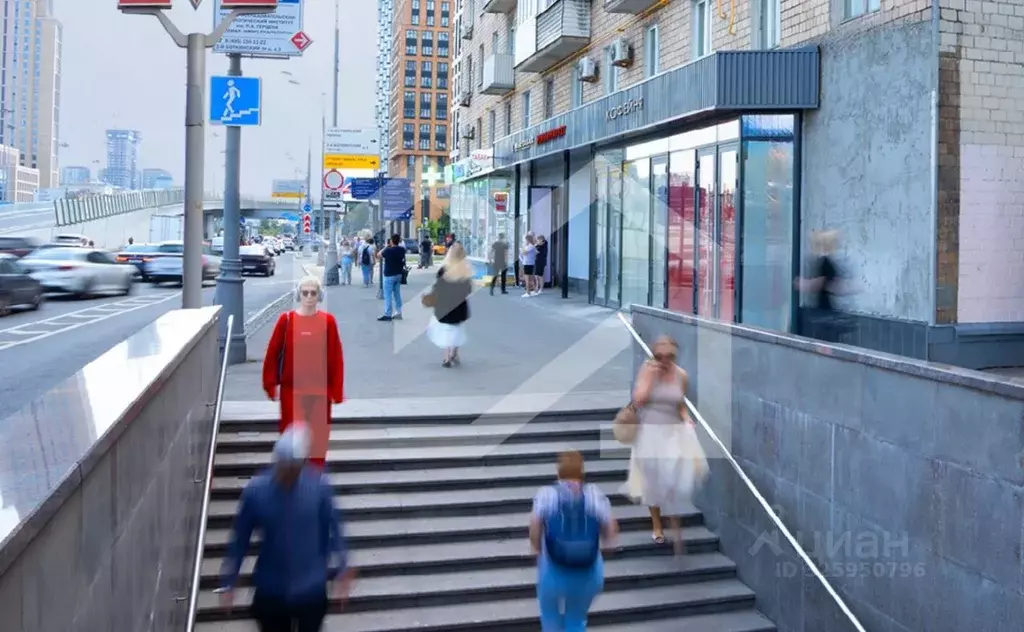 Торговая площадь в Москва Ленинградский просп., 33К3 (17 м) - Фото 1