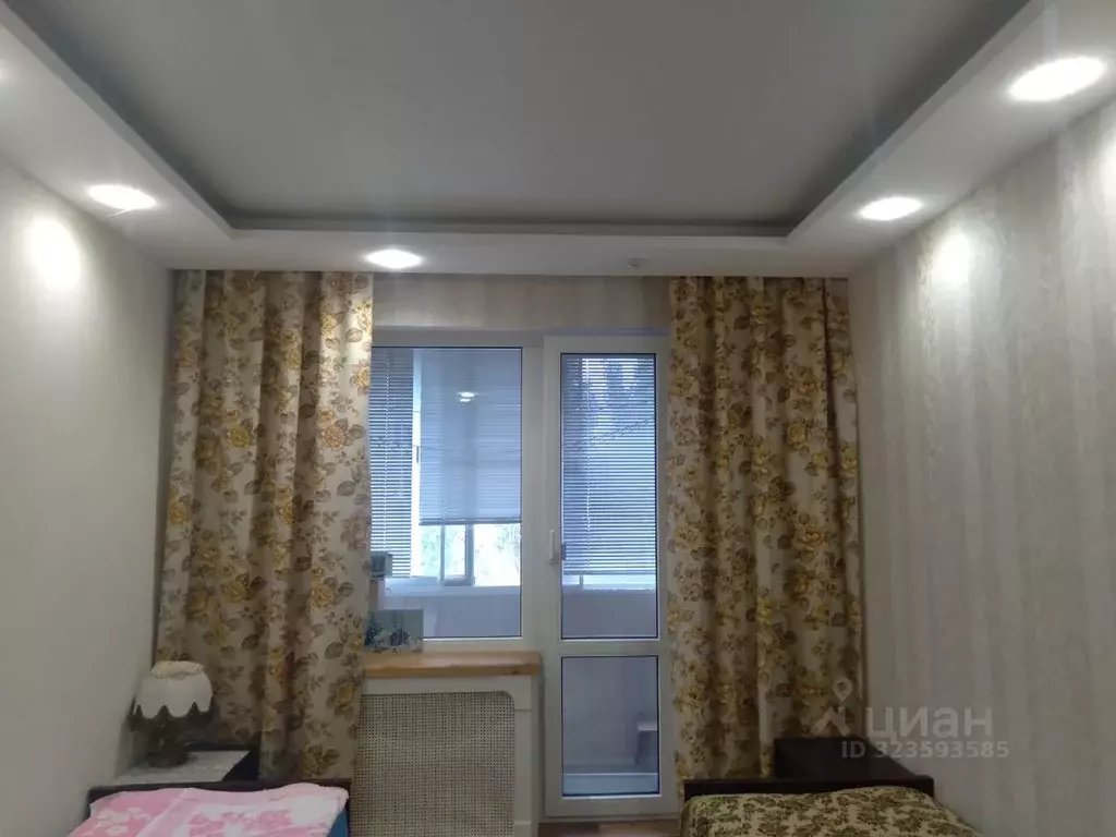 2-к кв. Волгоградская область, Волгоград ул. 8-й Воздушной Армии, 26 ... - Фото 0