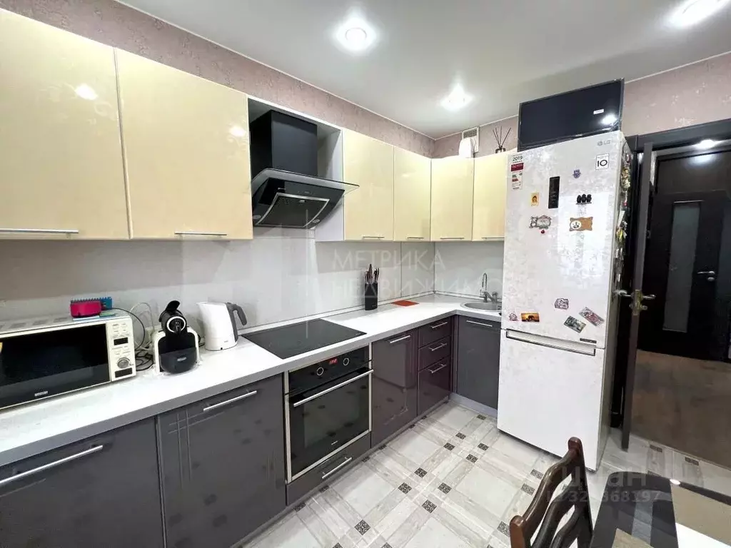 2-к кв. Тюменская область, Тюмень ул. Западносибирская, 14 (50.5 м) - Фото 1