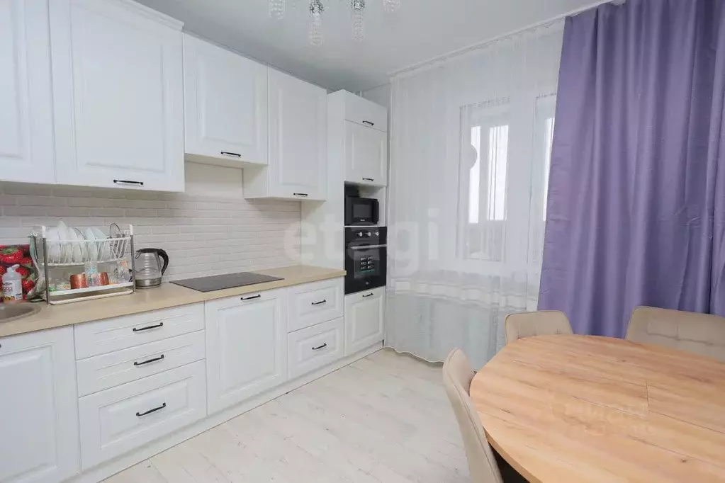 2-к кв. Оренбургская область, Оренбург ул. Автомобилистов, 2Д (60.0 м) - Фото 0