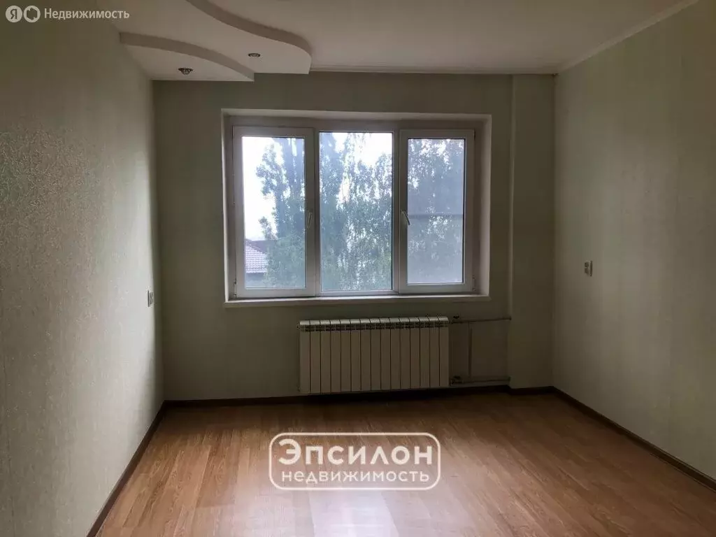 3-комнатная квартира: Курск, улица Косухина, 39 (61 м) - Фото 0