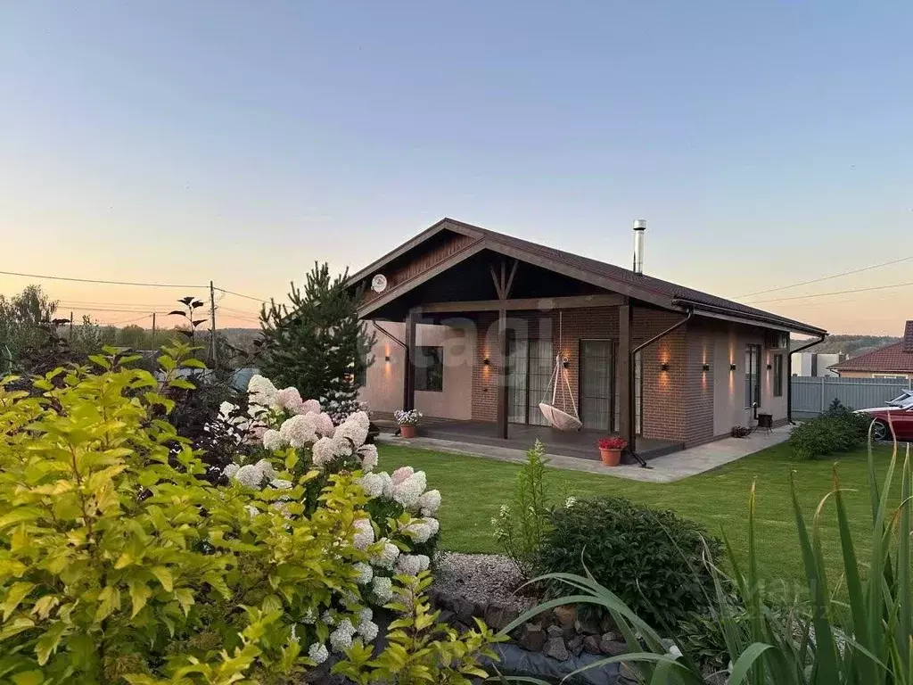 Дом в Красноярский край, Красноярск городской округ, пос. Элита ул. ... - Фото 1