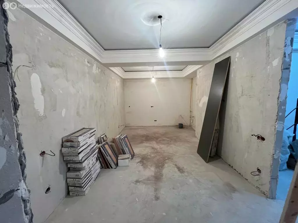 3-комнатная квартира: Махачкала, улица Гамзата Цадасы, 76 (79 м) - Фото 1