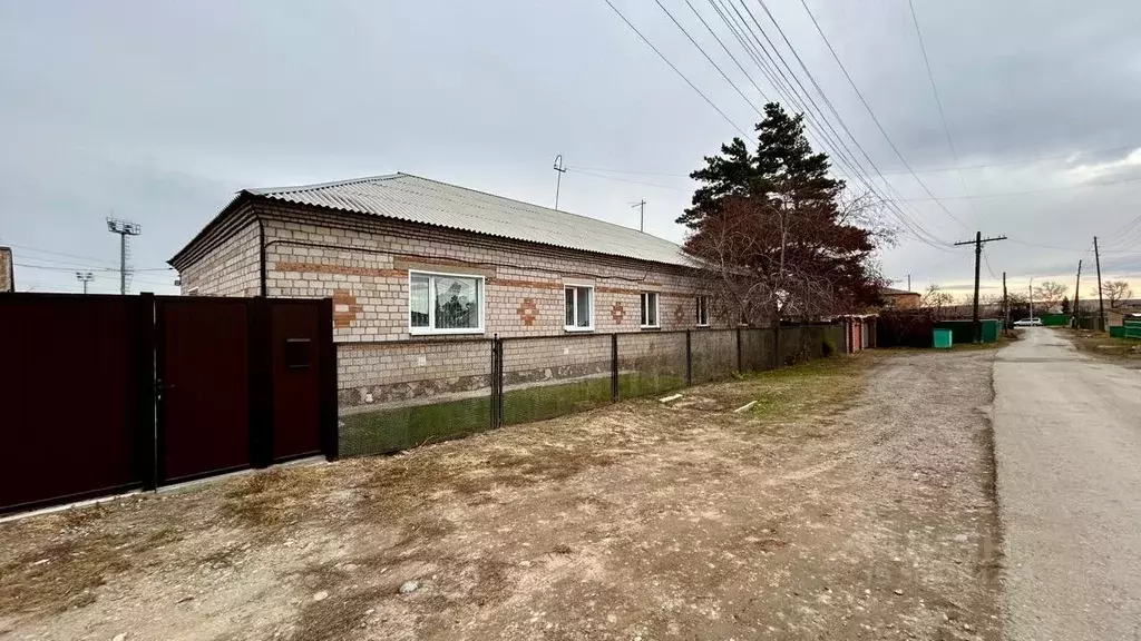 Дом в Хакасия, Алтайский район, с. Белый Яр ул. Аткниных, 10А/1 (104 ... - Фото 0