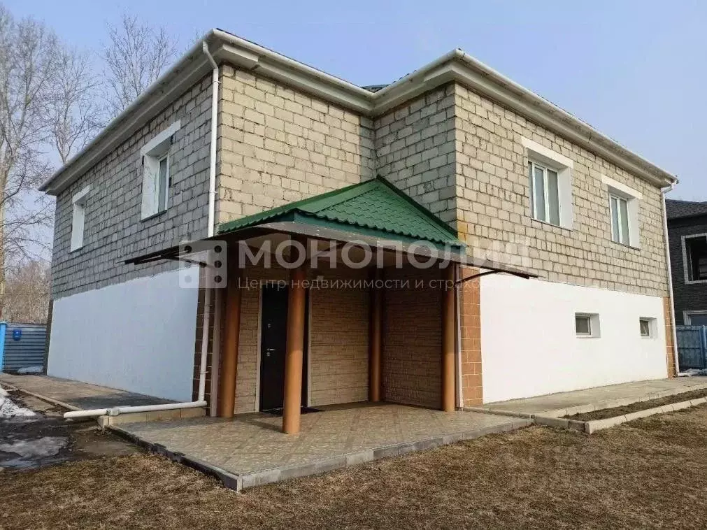 Коттедж в Амурская область, Белогорск Тополиный пер., 2 (289 м) - Фото 1