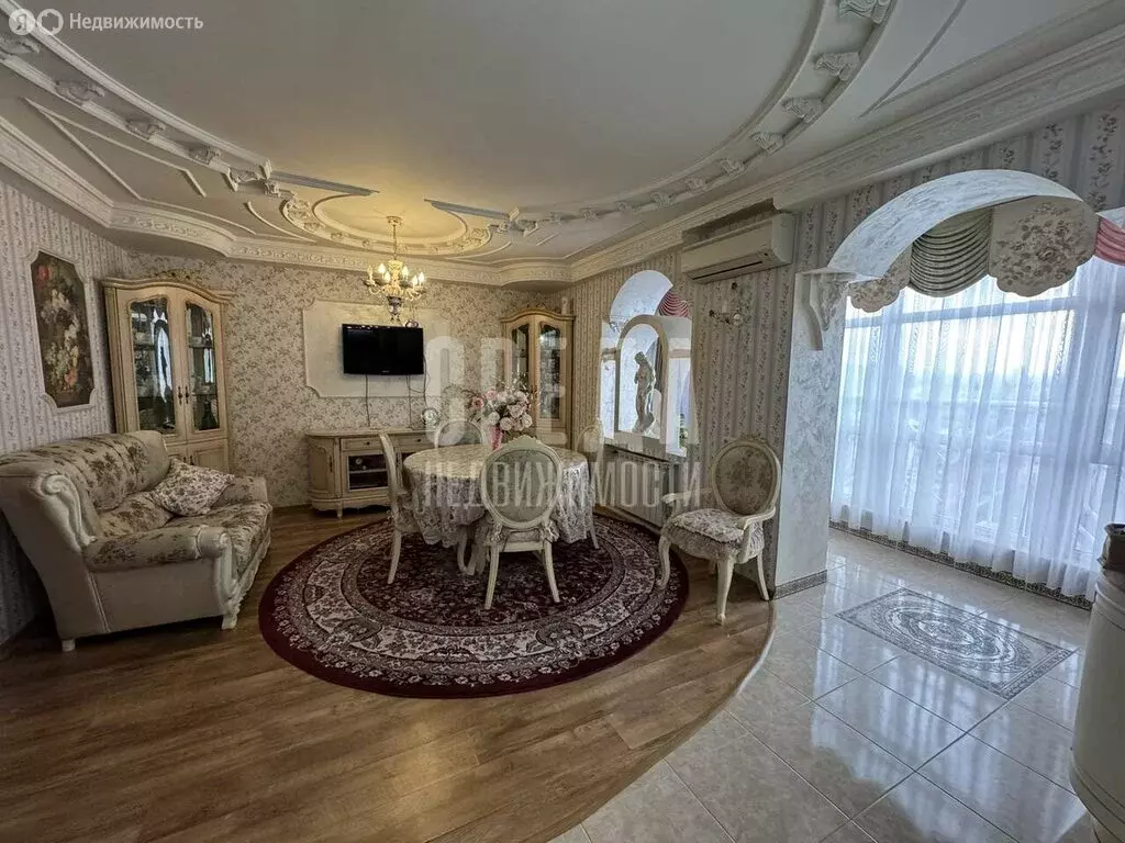 4-комнатная квартира: Симферополь, Совхозный переулок, 5А (174 м) - Фото 1