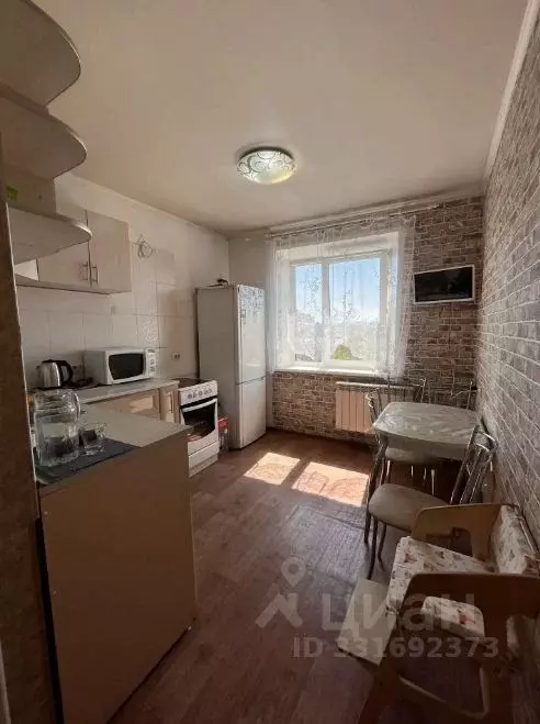 2-к кв. Хакасия, Абакан Пирятинская ул., 19А (54.0 м) - Фото 1