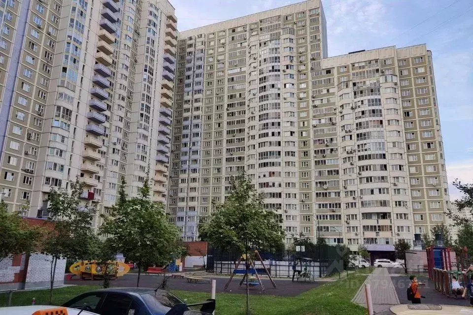 2-к кв. Московская область, Химки Молодежная ул., 64 (56.5 м) - Фото 0