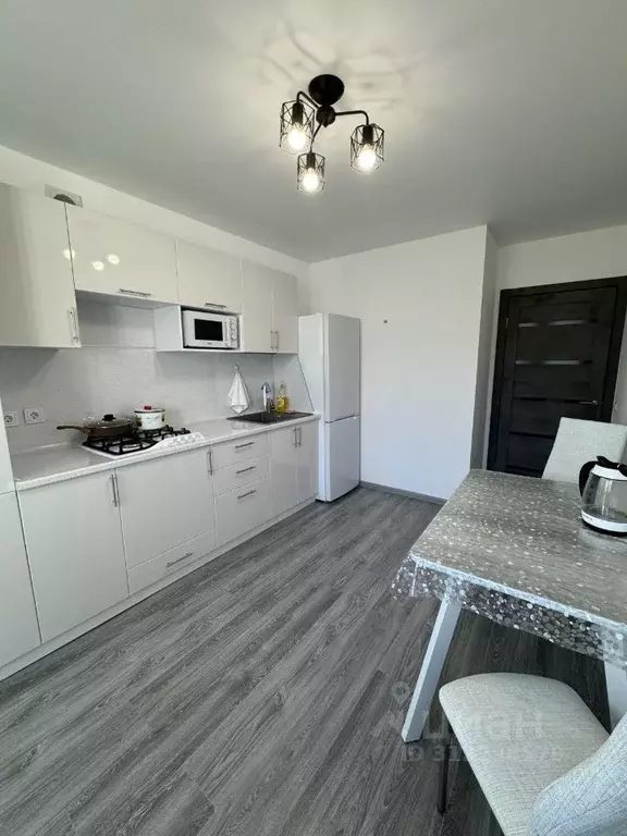 1-к кв. Волгоградская область, Волгоград ул. Иссы Плиева, 8Б (37.0 м) - Фото 1